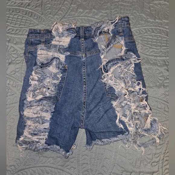 Fashion Nova Women's 2X Distressed Denim Shorts - Picture 3 of 7